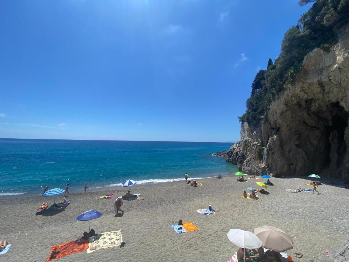 Apartamento La Terrazza Di Elico Finale Ligure Exterior foto